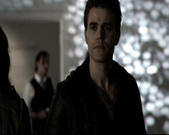 VampireDiariesWorld-dot-nl_6x11WokeUpWithAMonster0729.jpg