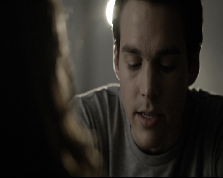 VampireDiariesWorld-dot-nl_6x11WokeUpWithAMonster0911.jpg