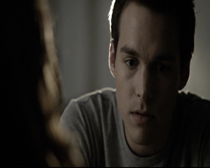 VampireDiariesWorld-dot-nl_6x11WokeUpWithAMonster0917.jpg