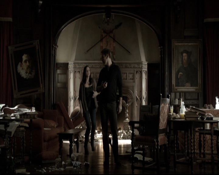 VampireDiariesWorld-dot-nl_6x11WokeUpWithAMonster0994.jpg