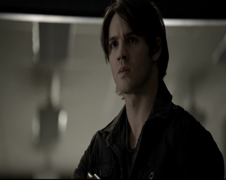 VampireDiariesWorld-dot-nl_6x11WokeUpWithAMonster1659.jpg