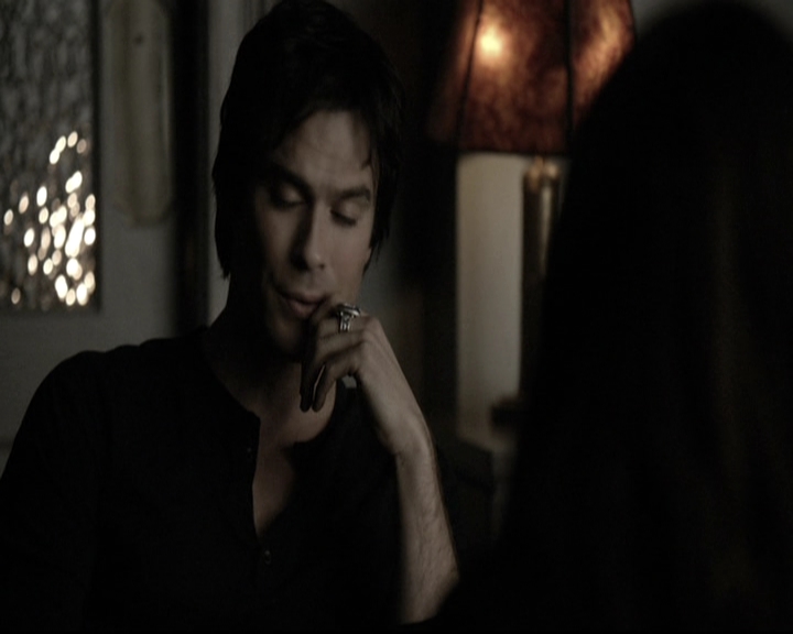 VampireDiariesWorld-dot-nl_6x11WokeUpWithAMonster1939.jpg