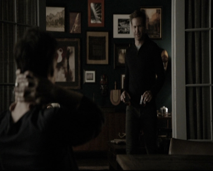 VampireDiariesWorld-dot-nl_6x11WokeUpWithAMonster1963.jpg