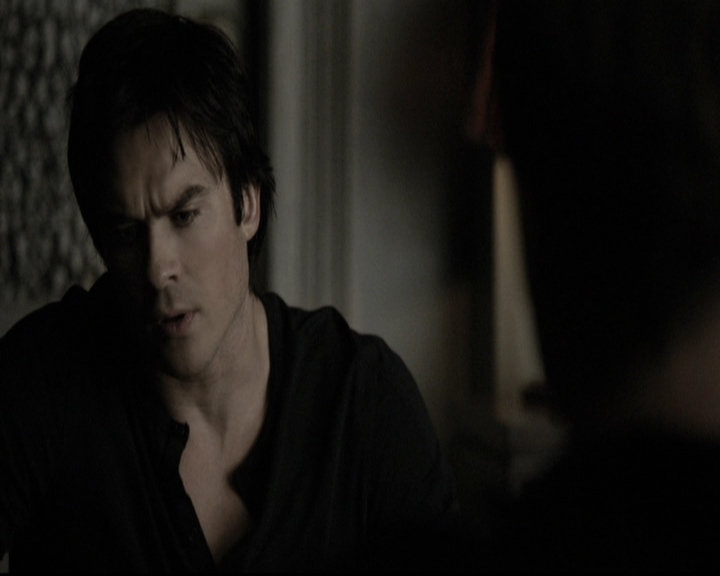 VampireDiariesWorld-dot-nl_6x11WokeUpWithAMonster1974.jpg