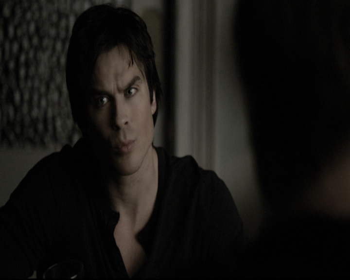 VampireDiariesWorld-dot-nl_6x11WokeUpWithAMonster1990.jpg