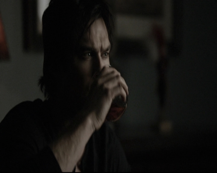 VampireDiariesWorld-dot-nl_6x11WokeUpWithAMonster2012.jpg