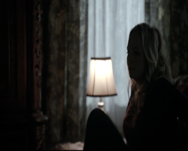 VampireDiariesWorld-dot-nl_6x12PrayerForTheDying0017.jpg