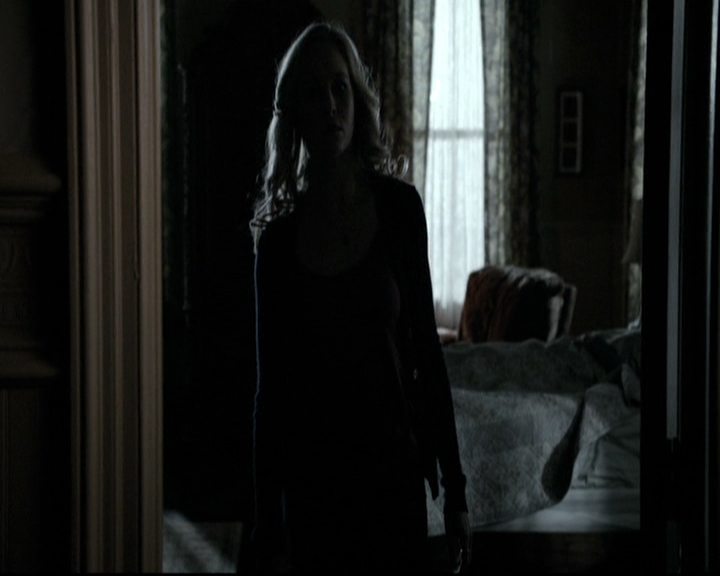 VampireDiariesWorld-dot-nl_6x12PrayerForTheDying0029.jpg