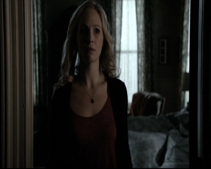 VampireDiariesWorld-dot-nl_6x12PrayerForTheDying0030.jpg