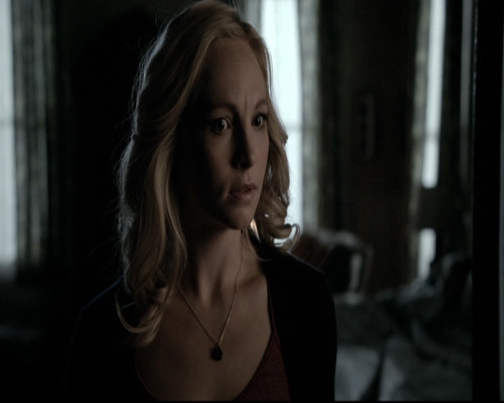 VampireDiariesWorld-dot-nl_6x12PrayerForTheDying0032.jpg