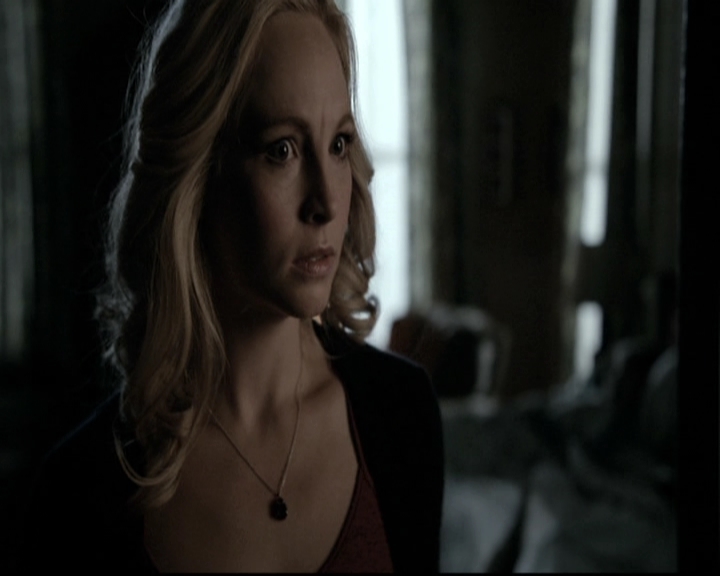 VampireDiariesWorld-dot-nl_6x12PrayerForTheDying0033.jpg