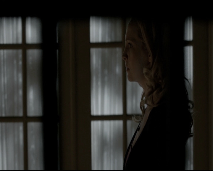 VampireDiariesWorld-dot-nl_6x12PrayerForTheDying0060.jpg