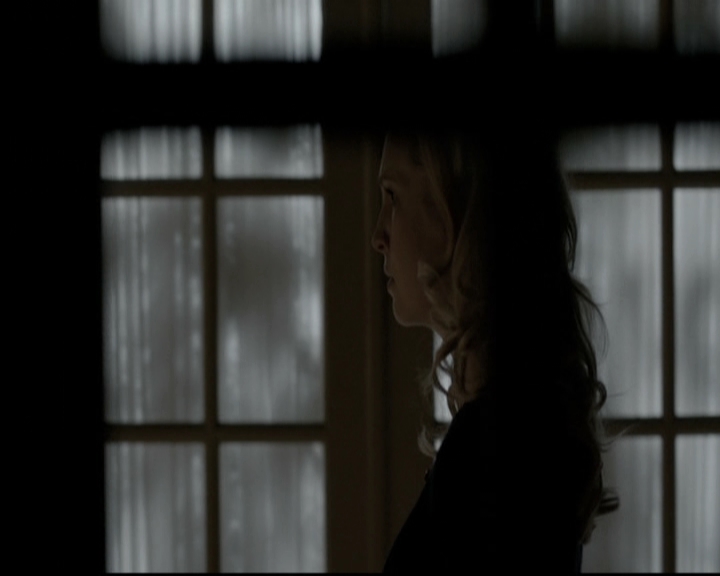 VampireDiariesWorld-dot-nl_6x12PrayerForTheDying0061.jpg