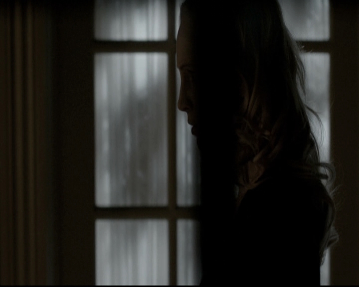 VampireDiariesWorld-dot-nl_6x12PrayerForTheDying0064.jpg