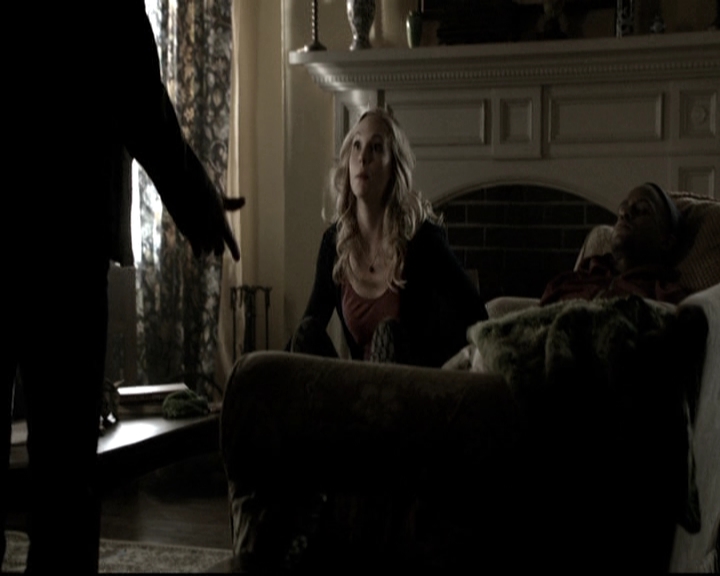 VampireDiariesWorld-dot-nl_6x12PrayerForTheDying0092.jpg