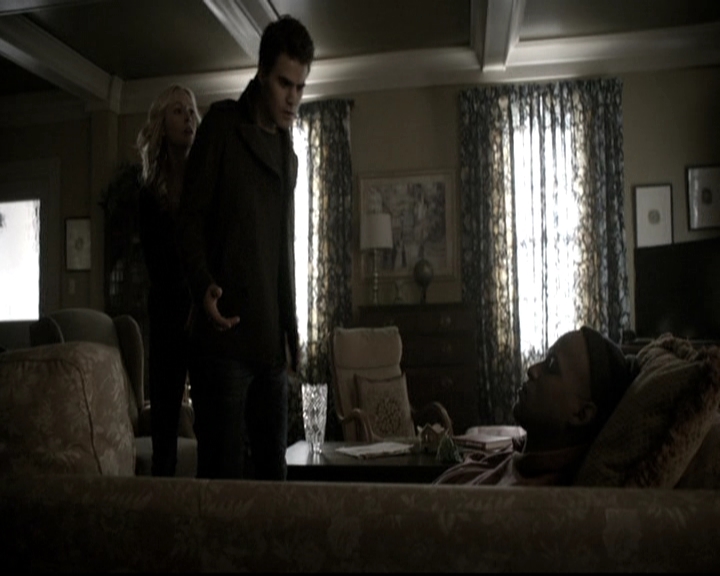 VampireDiariesWorld-dot-nl_6x12PrayerForTheDying0095.jpg