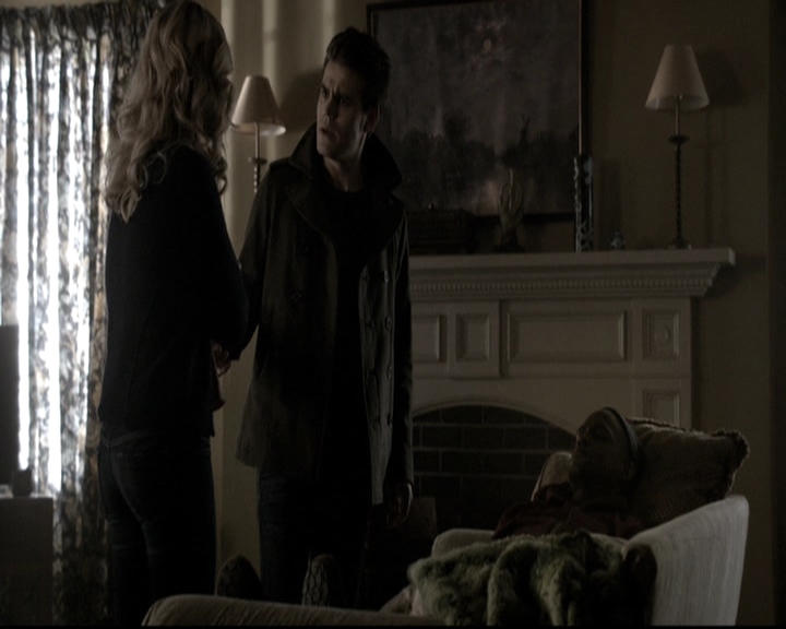 VampireDiariesWorld-dot-nl_6x12PrayerForTheDying0106.jpg