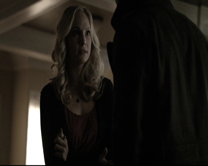 VampireDiariesWorld-dot-nl_6x12PrayerForTheDying0108.jpg