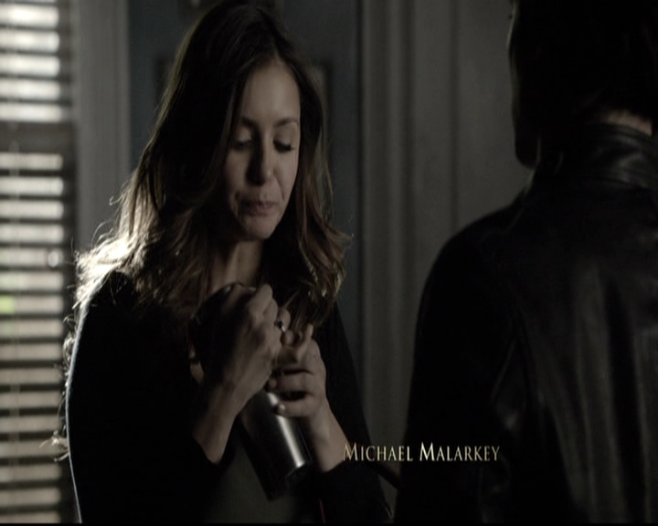 VampireDiariesWorld-dot-nl_6x12PrayerForTheDying0178.jpg