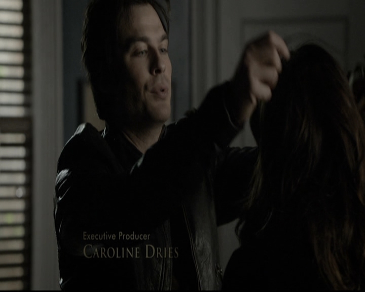 VampireDiariesWorld-dot-nl_6x12PrayerForTheDying0242.jpg