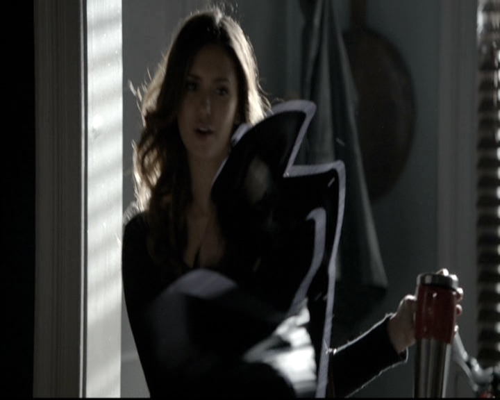 VampireDiariesWorld-dot-nl_6x12PrayerForTheDying0277.jpg