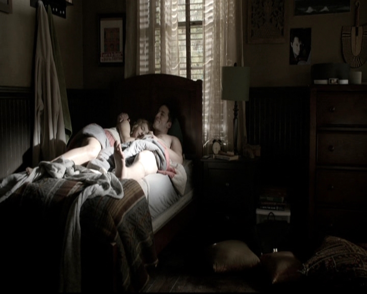 VampireDiariesWorld-dot-nl_6x12PrayerForTheDying0298.jpg