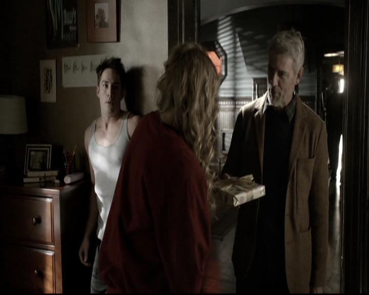 VampireDiariesWorld-dot-nl_6x12PrayerForTheDying0335.jpg