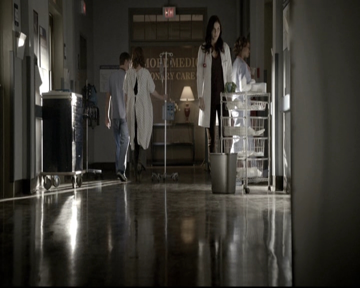 VampireDiariesWorld-dot-nl_6x12PrayerForTheDying0349.jpg