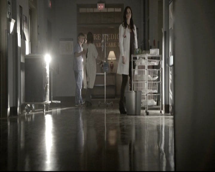 VampireDiariesWorld-dot-nl_6x12PrayerForTheDying0350.jpg