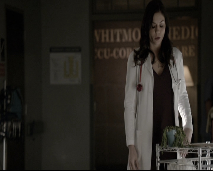 VampireDiariesWorld-dot-nl_6x12PrayerForTheDying0354.jpg