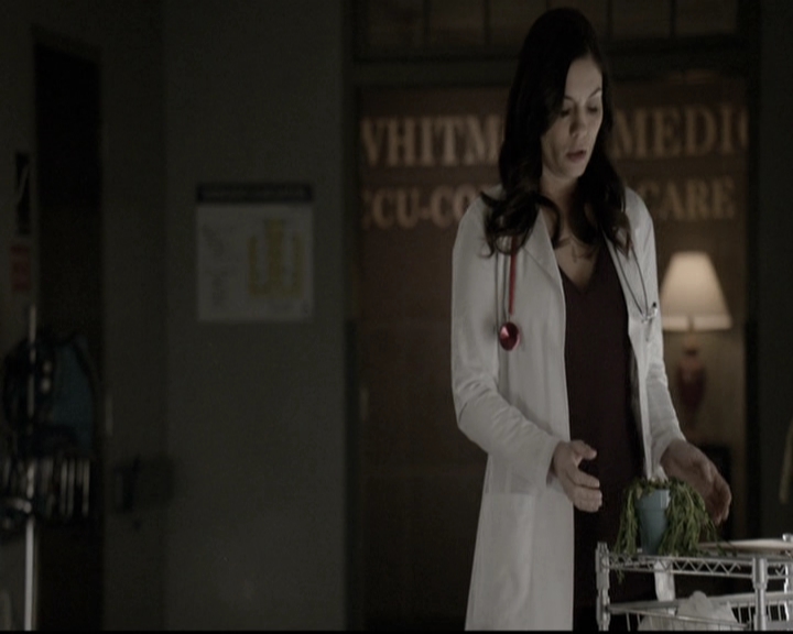 VampireDiariesWorld-dot-nl_6x12PrayerForTheDying0355.jpg