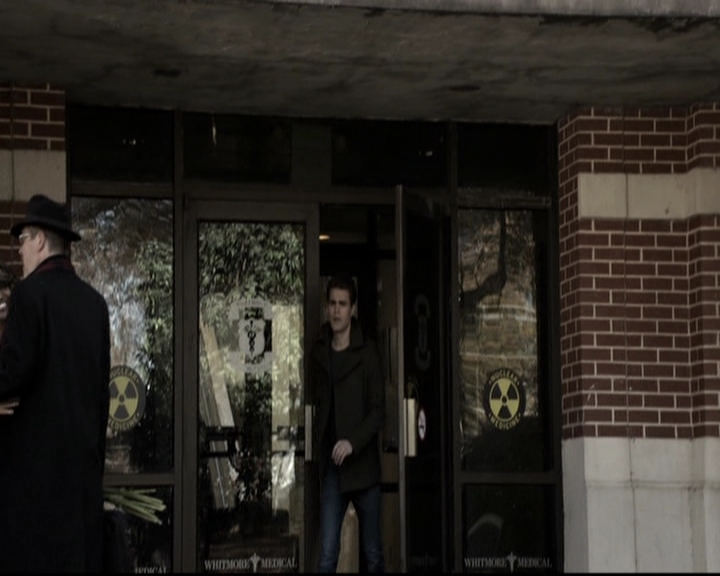 VampireDiariesWorld-dot-nl_6x12PrayerForTheDying0430.jpg