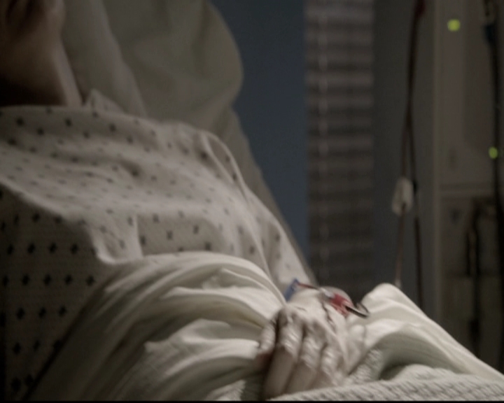 VampireDiariesWorld-dot-nl_6x12PrayerForTheDying0492.jpg