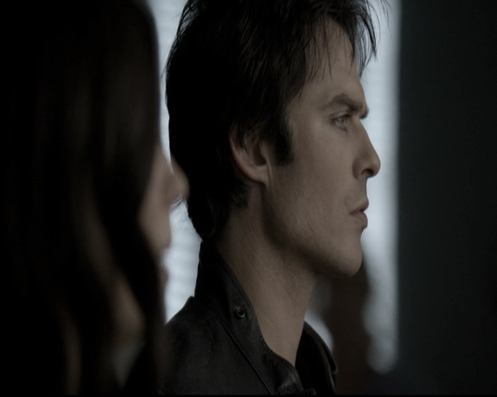 VampireDiariesWorld-dot-nl_6x12PrayerForTheDying0500.jpg