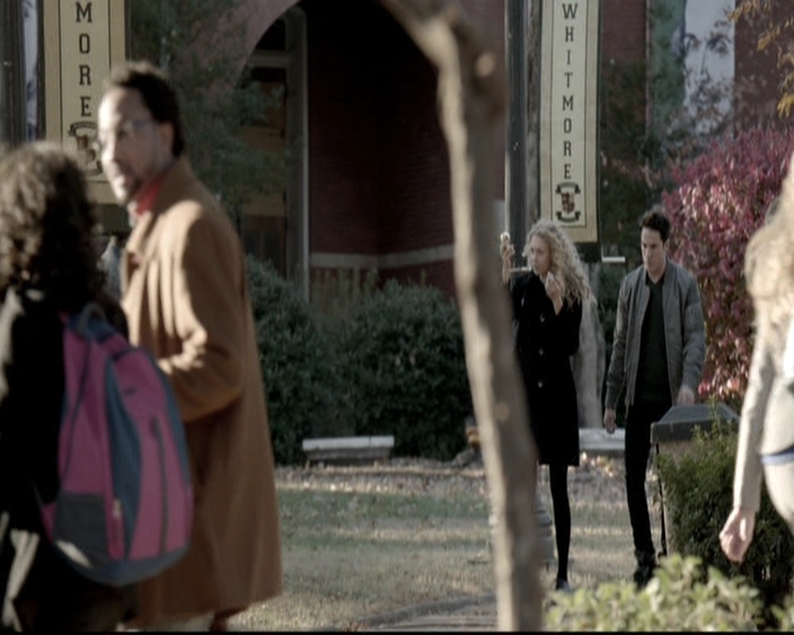 VampireDiariesWorld-dot-nl_6x12PrayerForTheDying0531.jpg