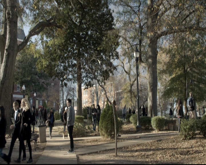 VampireDiariesWorld-dot-nl_6x12PrayerForTheDying0584.jpg