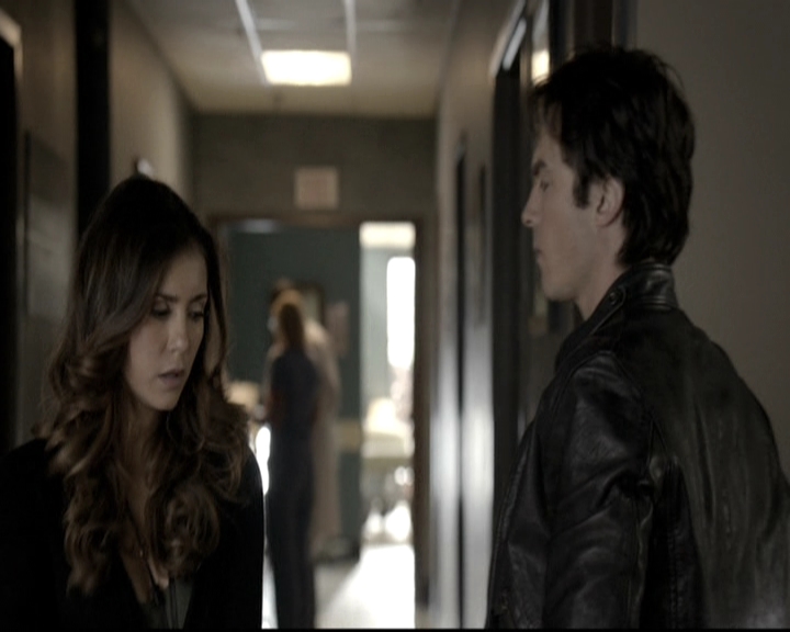 VampireDiariesWorld-dot-nl_6x12PrayerForTheDying0595.jpg