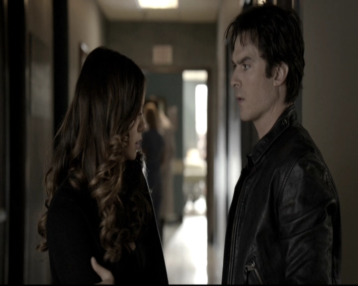 VampireDiariesWorld-dot-nl_6x12PrayerForTheDying0596.jpg