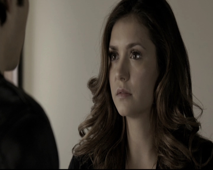 VampireDiariesWorld-dot-nl_6x12PrayerForTheDying0605.jpg