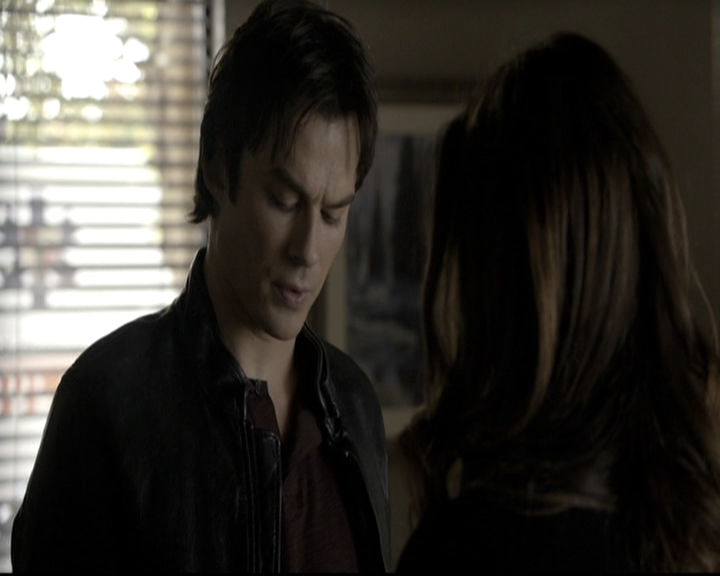 VampireDiariesWorld-dot-nl_6x12PrayerForTheDying0611.jpg