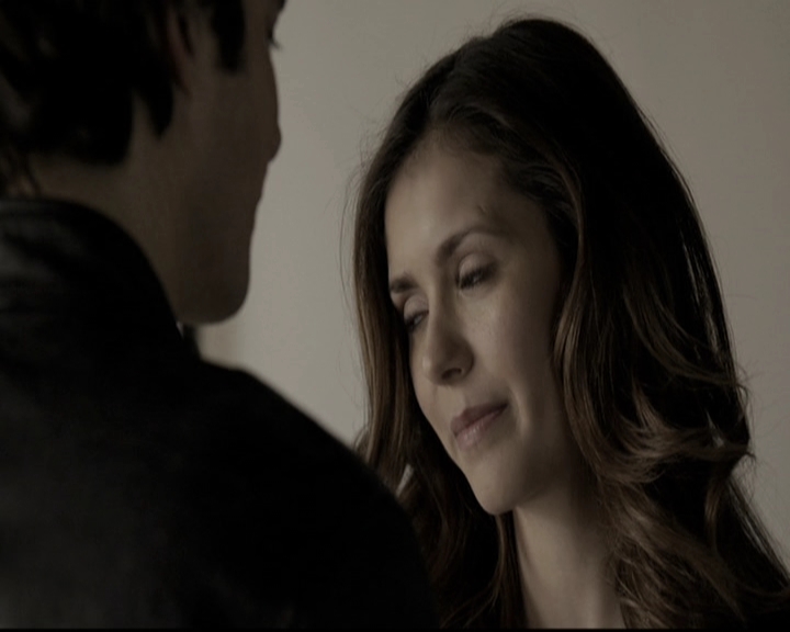 VampireDiariesWorld-dot-nl_6x12PrayerForTheDying0620.jpg