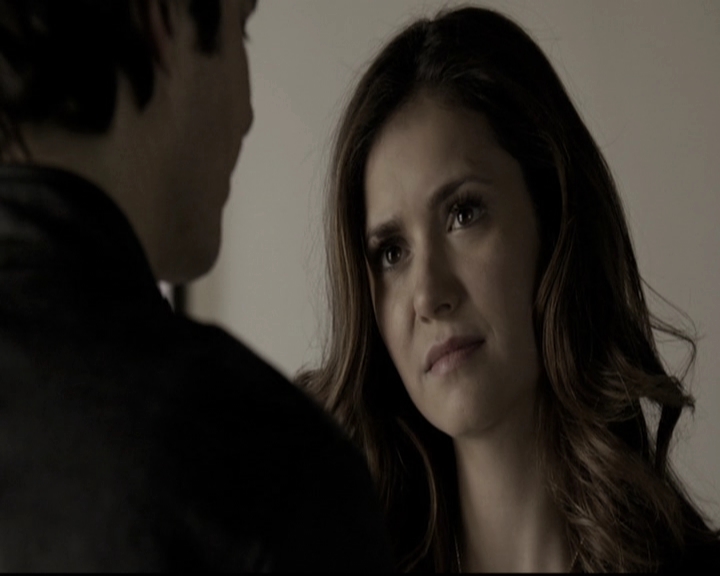 VampireDiariesWorld-dot-nl_6x12PrayerForTheDying0621.jpg