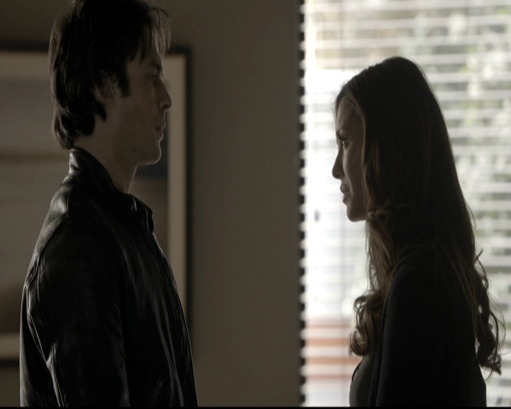 VampireDiariesWorld-dot-nl_6x12PrayerForTheDying0626.jpg