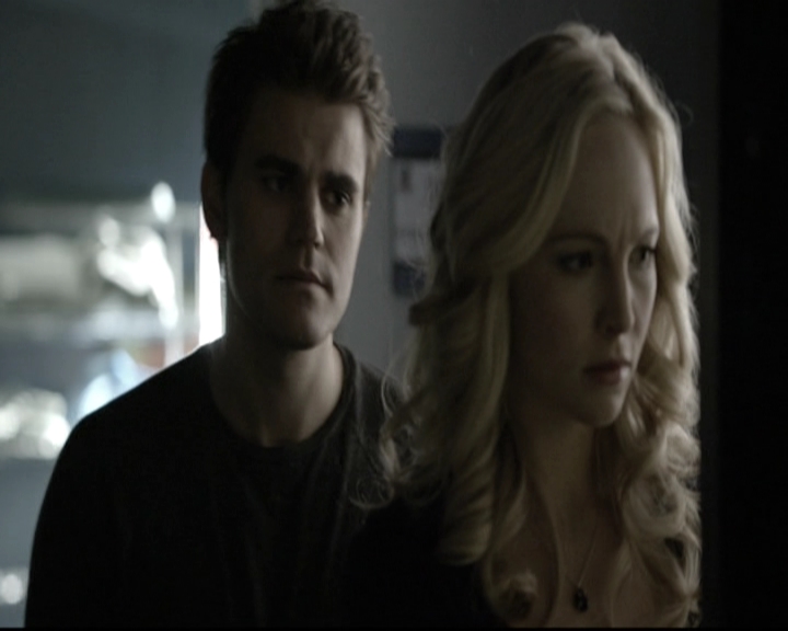 VampireDiariesWorld-dot-nl_6x12PrayerForTheDying0655.jpg