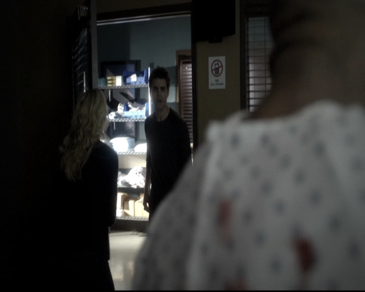 VampireDiariesWorld-dot-nl_6x12PrayerForTheDying0685.jpg