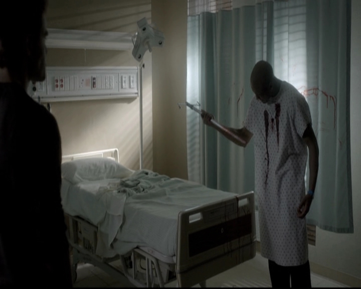 VampireDiariesWorld-dot-nl_6x12PrayerForTheDying0688.jpg