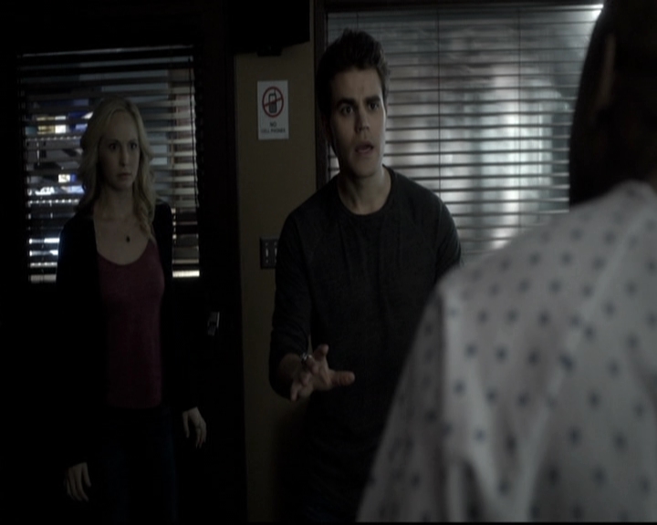 VampireDiariesWorld-dot-nl_6x12PrayerForTheDying0692.jpg