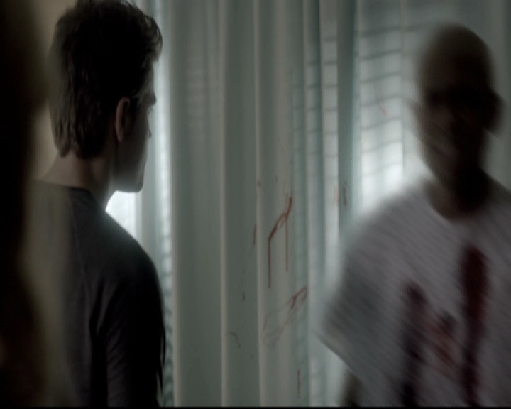 VampireDiariesWorld-dot-nl_6x12PrayerForTheDying0701.jpg