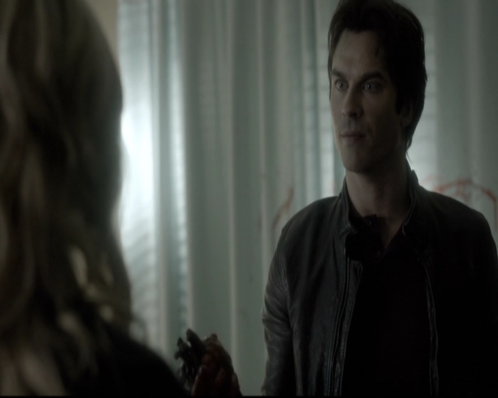 VampireDiariesWorld-dot-nl_6x12PrayerForTheDying0713.jpg