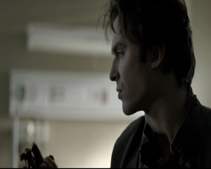 VampireDiariesWorld-dot-nl_6x12PrayerForTheDying0717.jpg